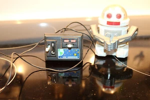 Vintage Lil Android Robot Radio Shack Wire Remote Control work - Picture 1 of 7
