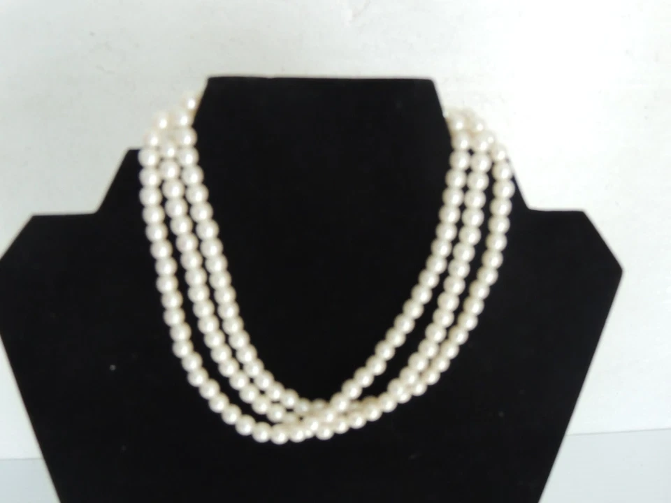 Colar de pérolas falsas 14 polegadas 3 cordas com fecho de ouro 1 m tamanho pequeno - Imagem 1 de 1