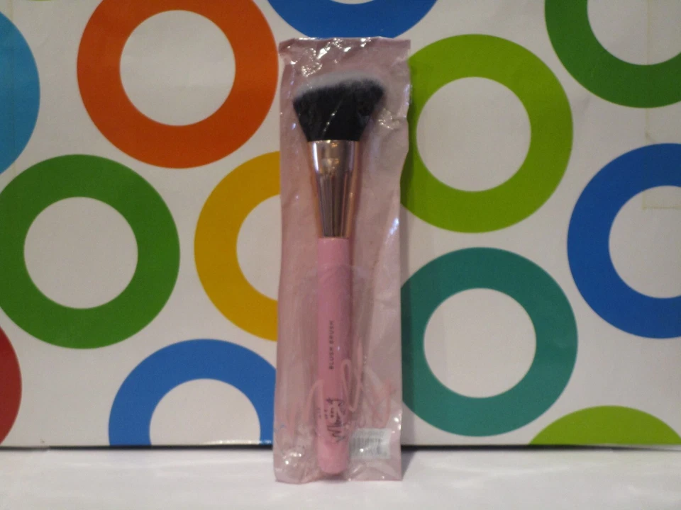 MALLY XO ~ CEPILLO PARA RUBOR ~ VIENE EN BOLSA Foto 1 de 1