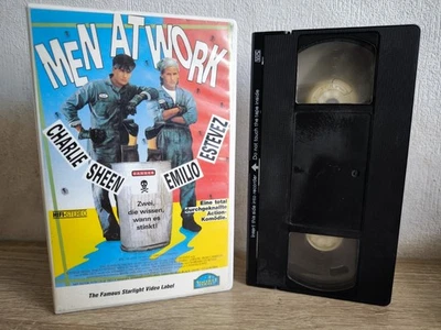[VHS] ►MEN AT WORK (1990)◀︎ Charlie Sheen | Starlight Video | Getestet Läuft 1A - Bild 1 von 4