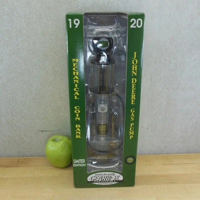 Gearbox 1999 Visible Gas Pump Replica Bank 1920 John Deere — 第 1/4 张图片