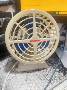 BOSTON ELECTRIC 25970 2 speed 4" personal DESK FAN(K10) - Picture 1 of 6