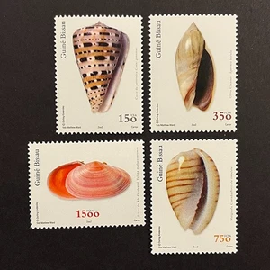 Guinea Bissau 2002 complete set MNH ** shells - Picture 1 of 1