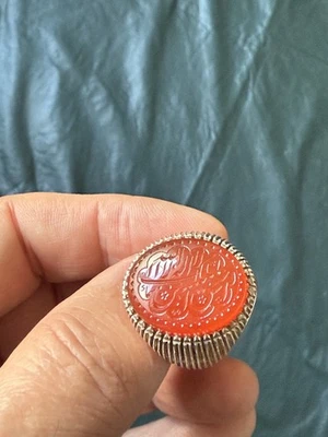 ANILLO DE PLATA PARA HOMBRE GRABADO PIEDRA YEMANI AQEEQ لا إله إلا الله مالكول حق موبين Foto 1 de 4