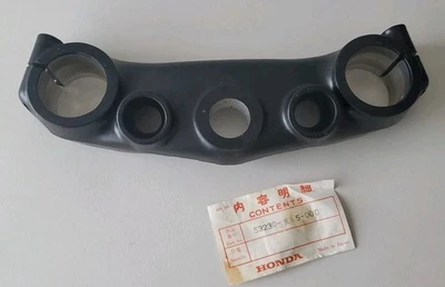 81 CR450R TRIPLE ÁRBOL SUPERIOR PUENTE ABRAZADERA NOS OEM HONDA 53230-KA5-000 CR450 CR 450 Foto 1 de 4