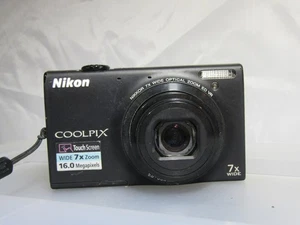 Nikon COOLPIX S6100 16.0MP Digital Camera - Black - With Cables - Picture 1 of 3