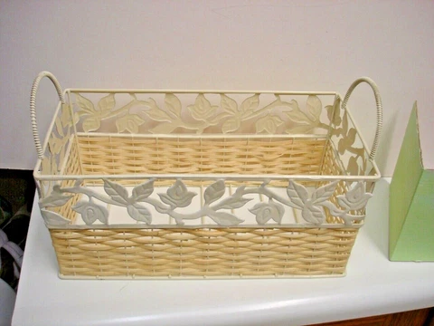 woven basket / storeage / displ Cream wire metal  6" x 6" x 12  Handled + 2 free Cover