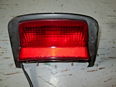 Lanterna traseira Honda 1983 - 1986 VF1100C V65 MAGNA 33701-MB4-671 CONJUNTO - Imagem 1 de 4