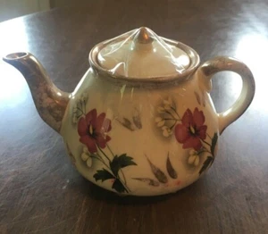 mid-century Gibson staffordshire mini teapot wth lid Rose colored flowers - Picture 1 of 3
