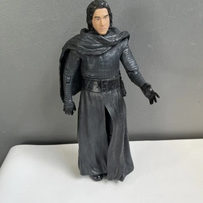 FIGURA DISNEY ELITE STAR WARS SERIE NEGRA 7 PULGADAS FUNDIDA A PRESIÓN KYLO REN (DESENMASCARADA)  Foto 1 de 4