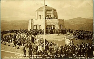 Foto postal de soldados de dedicación RPPC Vista House Columbia River Hwy Oregon - Imagen 1 de 2