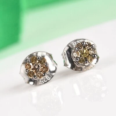 Aretes florales de diapositivas de champán natural en plata de ley de 0,15 quilates Foto 1 de 4