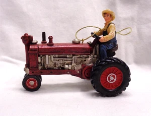 Vintage Nachlassfund rot Harz 1935 Traktor Bauer Weihnachtsschmuck 3,25" L x 2,5" - Bild 1 von 6