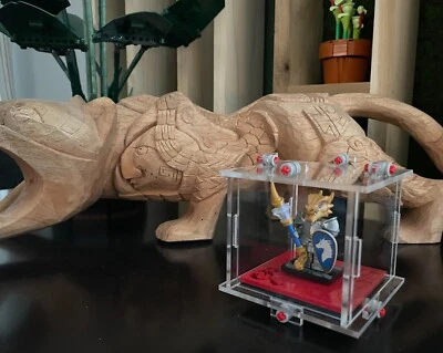 UNOPENED Dragonborn Paladin Dungeons and Dragons Minifigure with display case - Image 1 of 4