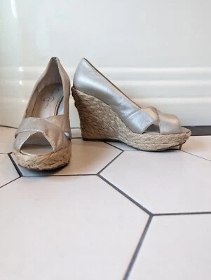 NUEVAS Alpargatas Jessica Simpson Talla 7.5 Gali Cuero Mármol Perlado Tacones de Cuña Foto 1 de 4