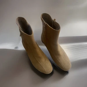 Lands End Boots  Beige Ankle Suede Women 10B Double Sided Zips Round Toe - Picture 1 of 17