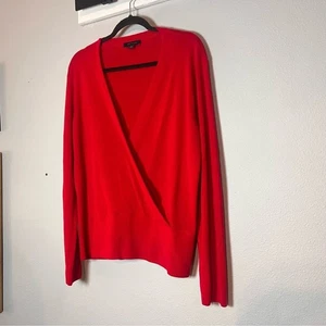 Ann Taylor Faux Wickel Pullover tiefer V-Ausschnitt rot Gr. XL Acryl Wollmischung - Bild 1 von 10