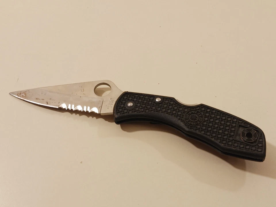 Vintage Spyderco Delica ATS-55 Blade Lock Folding Knife Black Japan Seki City - Image 1 of 4