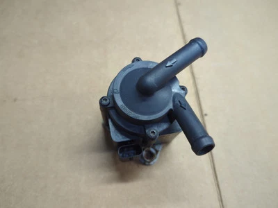 BMW X5M X6M 2010-14 bomba de agua auxiliar para turbocompresor 11517629917 7629917 Foto 1 de 4