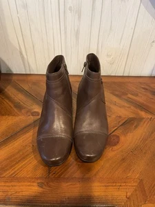 Clarks Emily Calle Womens Leather Heeled Side Zip Ankle Booties Size 8 M Brown - Picture 1 of 7