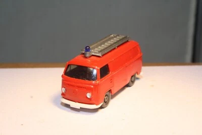 Volkswagen 1968 furgoneta del Departamento de Bomberos escala HO Wiking hecha en Alemania 2 Foto 1 de 4