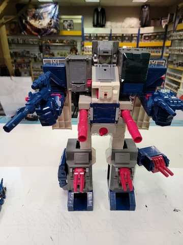 Fortress Maximus Headmaster Vintage 1987 G1 Transformers Hasbro Action Figure Cover