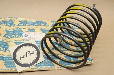 Moto de nieve Yamaha GPX338 GPX433 SR292 resorte de torsión de polea secundaria nuevo de fábrica OEM Foto 1 de 2