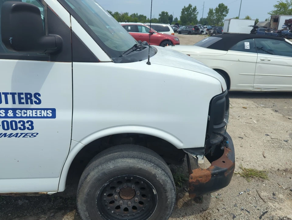 Guardabarros de pasajeros GMC Savana 2500 2003-2021 QXZ4P Foto 1 de 1