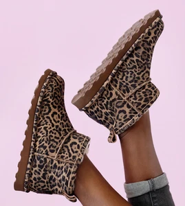 BEARPAW Shorty Exotic Short Boots LEOPARD PRINT SUEDE Sheepskin Wool Liner US-8 - Picture 1 of 6