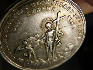 Tauftaler Christus Medaille Taufe Das Buch des Lebens Jesus schreibt Dich selbst - Bild 1 von 9