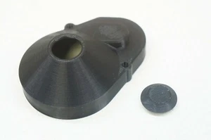 Actualización de la cubierta de engranajes AJC Mods para camión de estadio Team Associated T3 B3 negro - Imagen 1 de 5