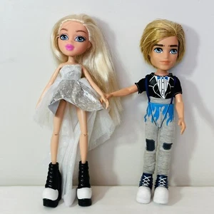2 Bratz Dolls Cameron & Chole Metallic Madness Cutest Couple Ever - Picture 1 of 11