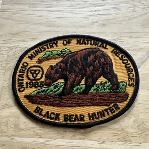 Parche de colección 1983 Ministerio de Recursos Naturales de Ontario Cazador de Oso Negro - Imagen 1 de 13