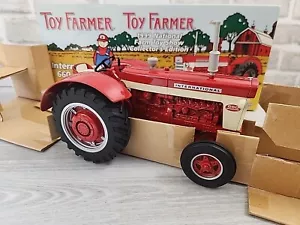 ERTL 1:16 Toy Farmer International 660 Diecast Tractor 1999 N.F.T.S. 16020A - Picture 1 of 13