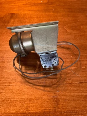 1961-1966 Lincoln Continental Thunderbird A/C INTERRUPTOR DE CONTROLE DE TEMPERATURA - Imagem 1 de 3