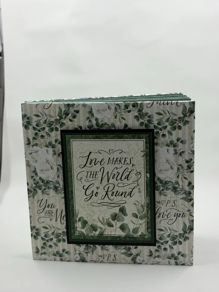 Свадебный мини-альбом Love Makes The World Go Around 6 дюймов x 6 дюймов - Изображение 1 из 4