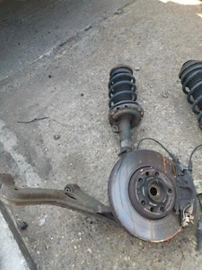 VAUXHALL ZAFIRA B 1.6 GASOLINA 2006 SUSPENSIÓN PATA BUJE PUNTAL AMORTIGUADOR DERECHO - Imagen 1 de 2