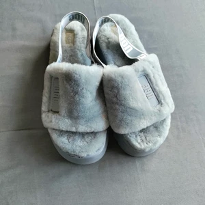 Zapatillas UGG Auténticas Mujeres 10 Gris Funkette Plataforma Disco Peludas Deslizables - Imagen 1 de 8