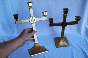 + Paar ältere Kerzenständer mit 3 Lichtern "IHS" + - Bild 1 von 3