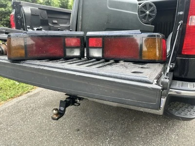 Luces traseras originales Honda Crx 84-87 + moldura central EXCELENTE ESTADO Foto 1 de 4