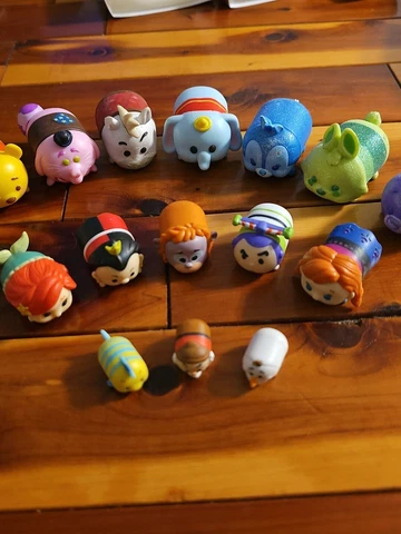 Disney Tsum Tsum toy figure lot! 16 in total! Cover