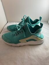 Nike Huarache Women’s Size 9.5 R Teal And White Slip-On Laced Style #819151-304