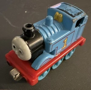 Thomas #1 Thomas and Friends 2002 Take N Play Magnetic Diecast Train Engine - Picture 1 of 5