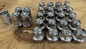 Ford OEM Lugnuts M14X1.5 pattern M14 X 1.5 With Wheel Locks And Key - Picture 1 of 1