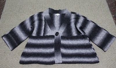 Cárdigan suéter Studio Works negro gris degradado tejido a rayas talla 2X Foto 1 de 4