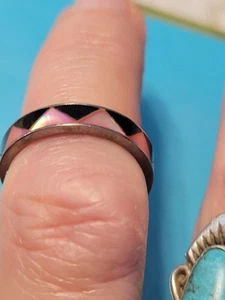 Vintage  Mother Of Pearl Ring pink and black Inlay size 4.5 - Picture 1 of 5