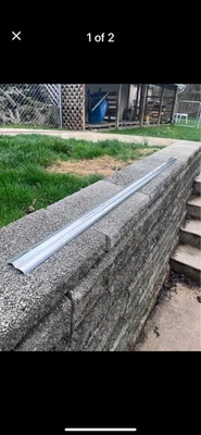 Acabamento de tapete traseiro 88 GMC Jimmy - Imagem 1 de 2