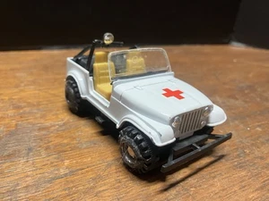 Vintage Jeep CJ 1:43 Die Cast Yatming No 8316 For Parts Repair Diorama - Picture 1 of 9