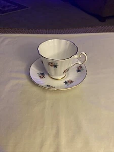 Royal Grafton feines Knochenchina Made in England Tasse & Untertasse weiß & schöne Blumen - Bild 1 von 15