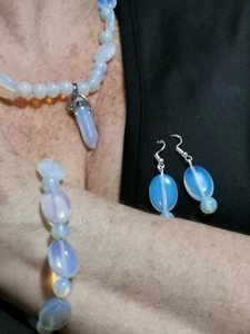 Gemstone necklace, moonstone bracelet and free earrings - Picture 1 of 3